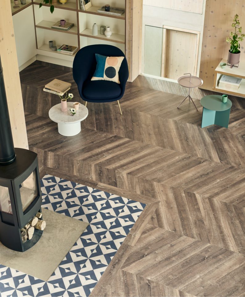 Amtico LVT Ar0W7710 Aged Oak Halcyon Pleat & Dc421 Alder & Ar0Auc39 Stucco Flax & Ar0Auc15 Stucco Quartz Decor Echo Dc455 Ink